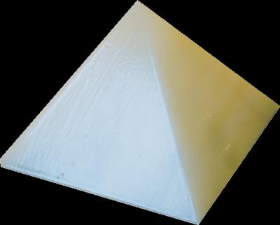 Pyramide en albâtre – Petit modèle