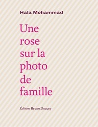 Une rose sur la photo de famille