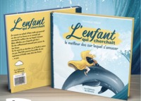 L'ENFANT QUI CHERCHAIT LE MEILLEUR DOS SUR LEQUEL S'AMUSER