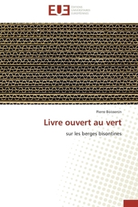 Livre ouvert au vert