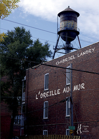 L'OREILLE AU MUR