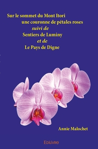 Sur le sommet du Mont Itori une couronne de pétales roses