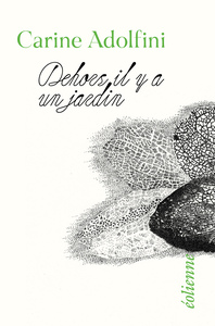 Dehors, il y a un jardin