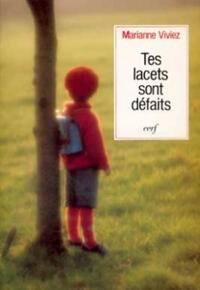 TES LACETS SONT DEFAITS