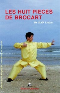 Huit pièces de brocart