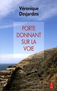 Porte donnant sur la voie