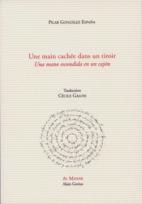 UNE MAIN CACHEE DANS UN TIROIR