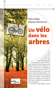 UN VELO DANS LES ARBRES