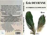 Le corbeau à la patte bleue