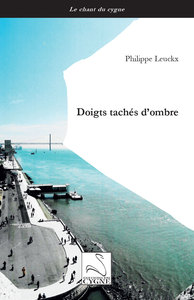 Doigts tachés d’ombre