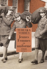 JEUNES FEMMES EN UNIFORME