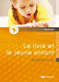 Le livre et le jeune enfant