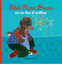 PETIT OURS BRUN VA AU FEU D'ARTIFICE