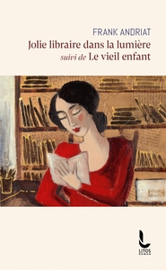 Jolie libraire dans la lumière