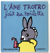 L'ANE TROTRO FAIT SA TOILETTE