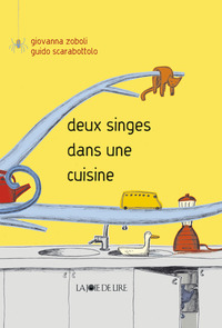 DEUX SINGES DANS UNE CUISINE