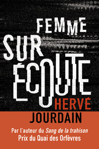 Femme sur écoute