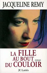 LA FILLE AU BOUT DE COULOIR