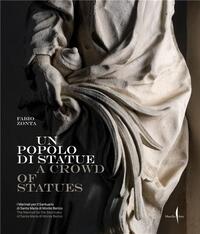 A Crowd of Statues /anglais/italien