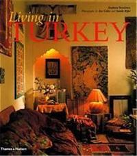 Living In Turkey (Paperback) /anglais