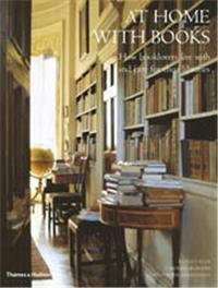 At Home with Books /anglais