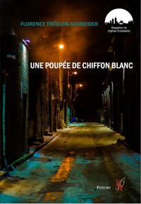 UNE POUPEE DE CHIFFON BLANC