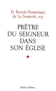 Pretre du seigneur dans son eglise