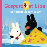 Gaspard et Lisa fabriquent un cerf volant