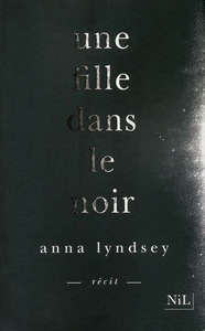 Une fille dans le noir