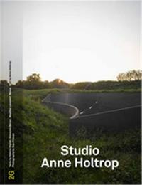 2G N  73 Studio Anne Holtrop /anglais
