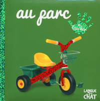 Picture of Bébé touche-à-tout Au parc