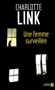 Image de Une femme surveillée
