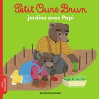 Picture of Petit Ours Brun jardine avec Papi