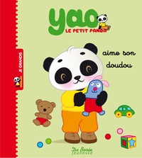 Picture of yao le petit panda aime son doudou