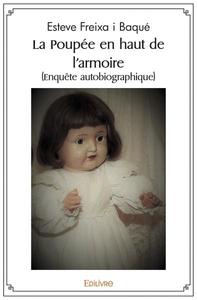 Image de La poupée en haut de l'armoire