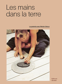 Image de Les mains dans la terre