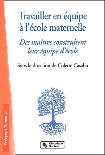 Image de Travailler en équipe à l'école maternelle des maîtres construisent leur équipe d'école