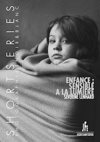 Image de ENFANCE : SENSIBLE À LA LUMIÈRE
