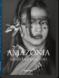Image de Sebastião Salgado. Amazônia. 45th Ed.