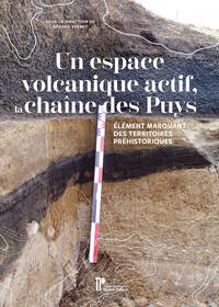 Picture of Un espace volcanique actif la chaîne des Puys