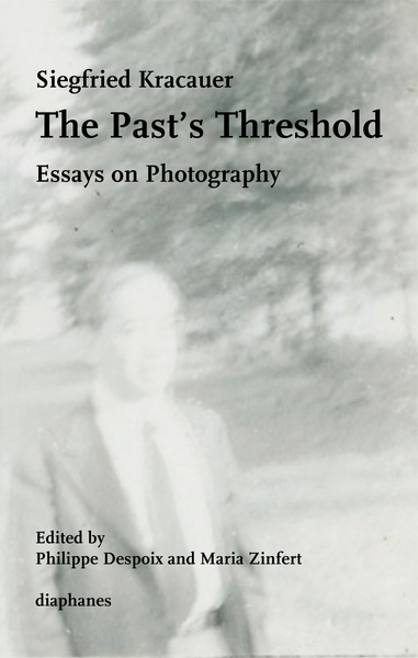 Image de The Past's Threshold - Essays on Photography