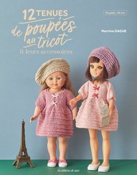 Image de 12 tenues de poupées au tricot et leurs accessoires