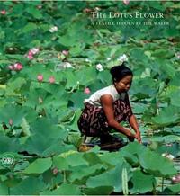 Picture of The Lotus Flower A Textile Hidden in the Water /anglais
