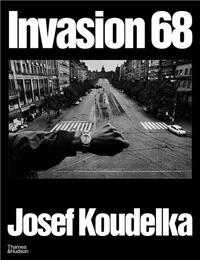 Image de Josef Koudelka Invasion 68 /anglais