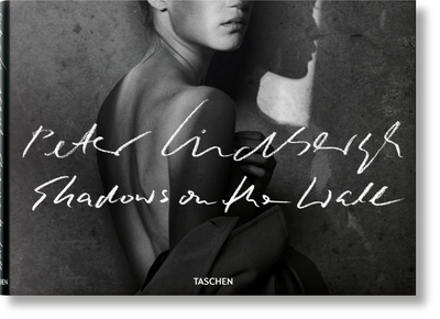 Image de Peter Lindbergh. Shadows on the Wall