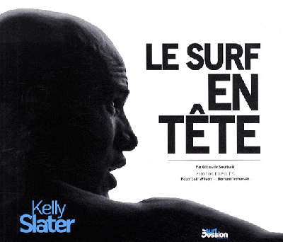 Image de Kelly Slater, le surf en tête