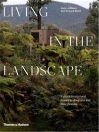 Picture of Living in the Landscape /anglais