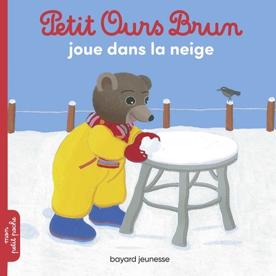 Image de Petit Ours Brun joue dans la neige