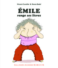 Picture of Émile range ses livres
