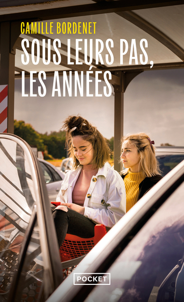 Sous leurs pas les années (9782266359511-front-cover)